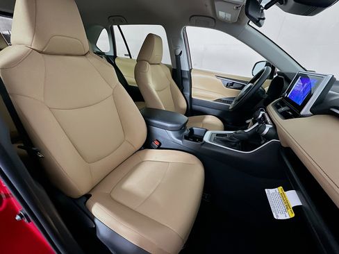 Used 2025 Toyota RAV4 LE image 30
