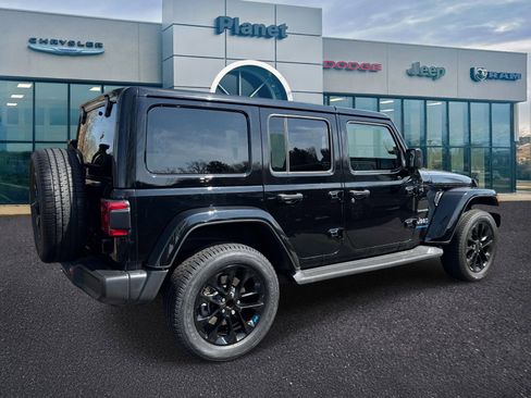 Used 2023 Jeep Wrangler Unlimited Sahara w/ Cold Weather Group image 2