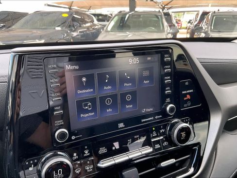 Used 2021 Toyota Highlander Limited FWD image 33