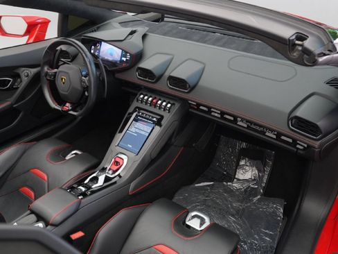 Used 2021 Lamborghini Huracan EVO RWD image 29