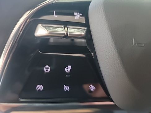 Used 2026 Cadillac Escalade Sport w/ Touring Package image 21