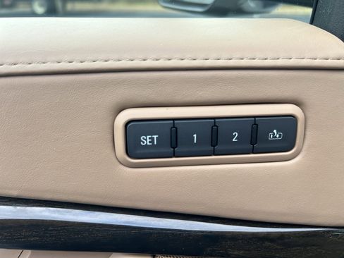 Used 2018 Cadillac Escalade Platinum image 26