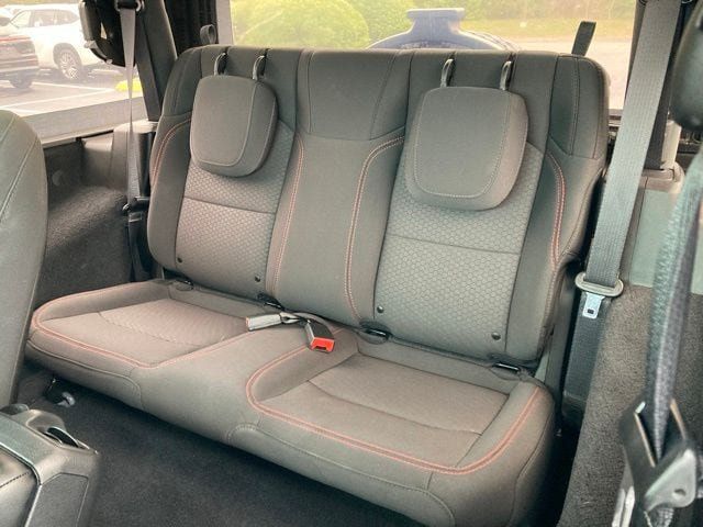 Used 2023 Jeep Wrangler Rubicon w/ Cold Weather Group AWD/4WD image 18