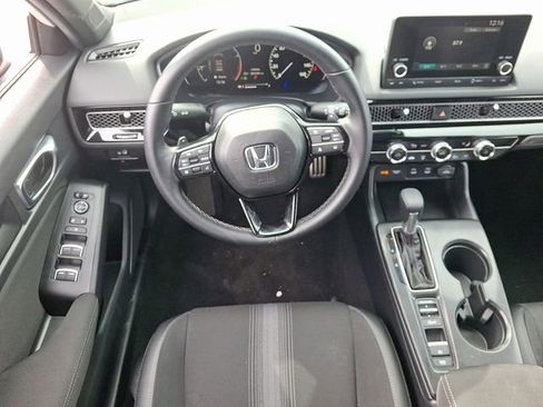 Used 2025 Honda Civic Sport image 11