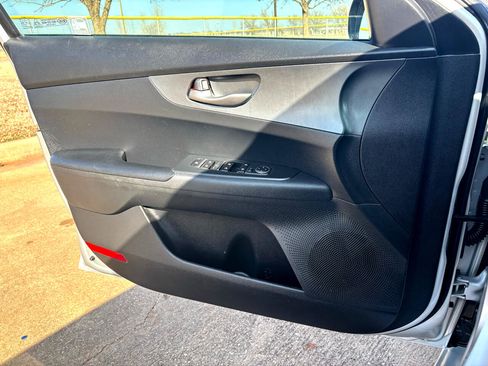 Used 2021 Kia Forte LXS image 12