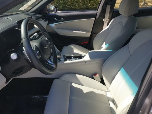 Used 2025 Genesis G70 2.5T image 25