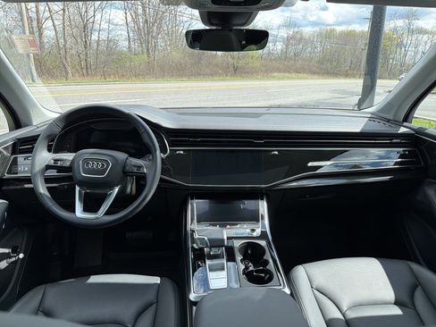 Used 2023 Audi Q7 3.0T Prestige image 12