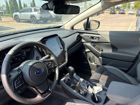 Used 2025 Subaru Crosstrek 2.5i Limited AWD/4WD image 4