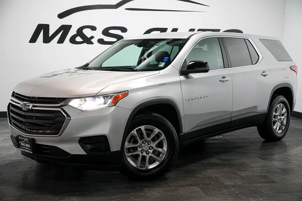 Used 2021 Chevrolet Traverse LS w/ LPO, Cargo Package FWD image 2