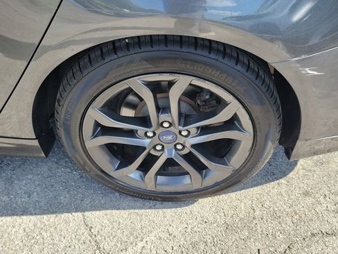 Used 2018 Ford Fusion SE w/ Equipment Group 601A image 6