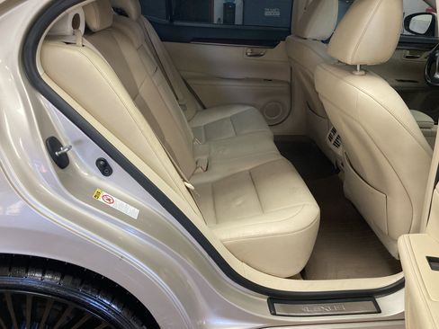 Used 2013 Lexus ES 350 w/ Luxury Pkg image 20