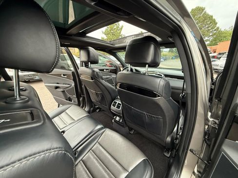 Used 2017 Kia Sorento SX image 33