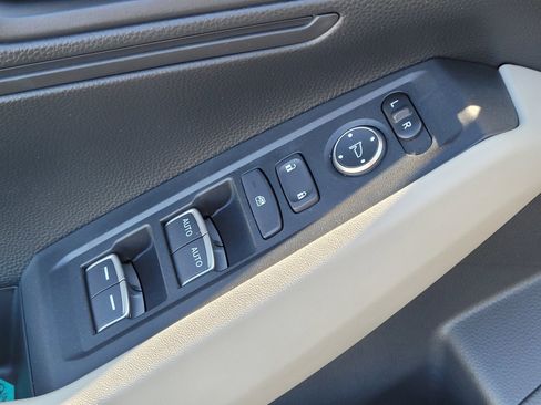 Certified 2025 Honda Accord LX image 17