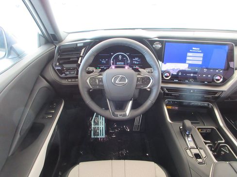 Used 2026 Lexus TX 500h AWD image 40