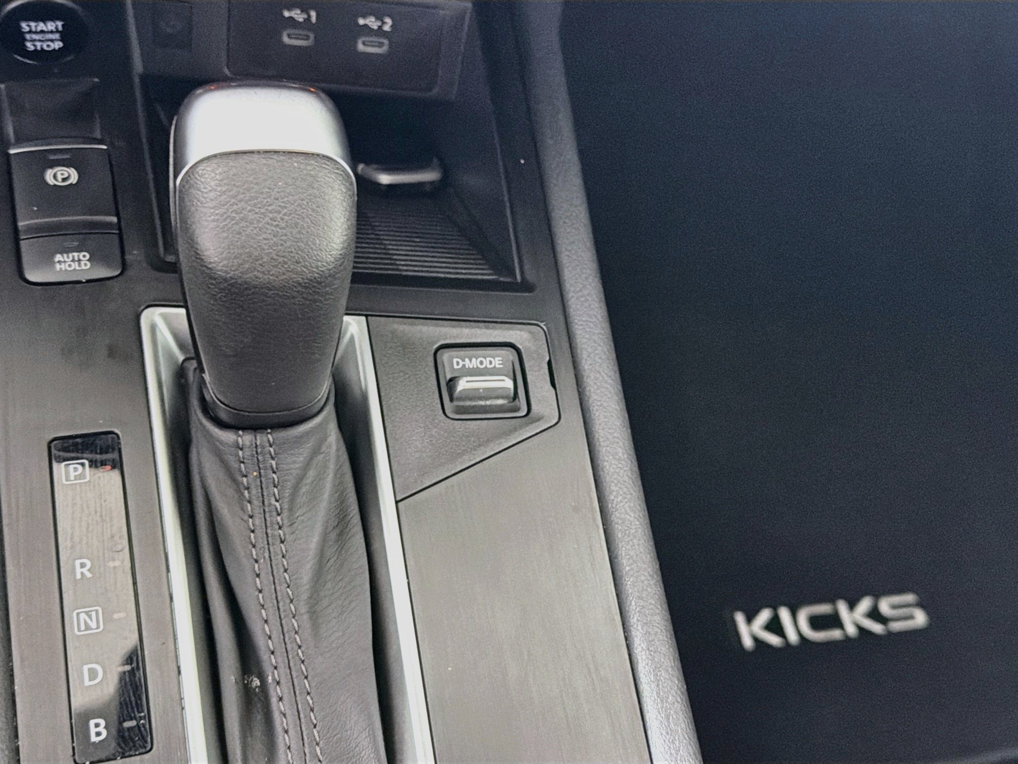 Used 2025 Nissan Kicks SV w/ Charging Package FWD image 23