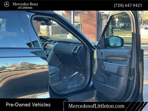 Used 2018 Land Rover Discovery HSE image 28