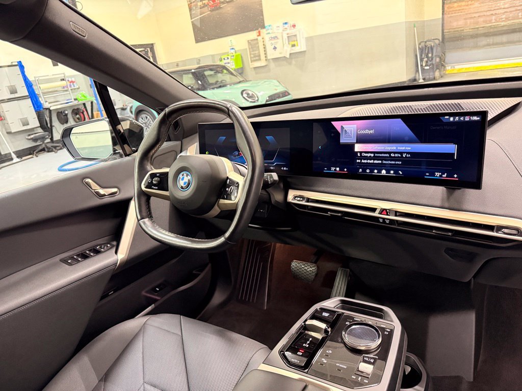 Used 2024 BMW iX xDrive50 w/ Sport Package AWD/4WD image 30