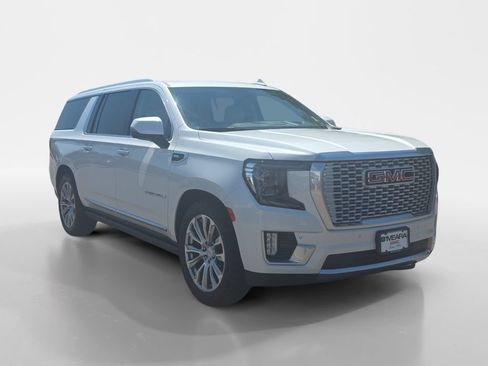 Used 2024 GMC Yukon XL Denali w/ Max Trailering Package AWD/4WD image 9