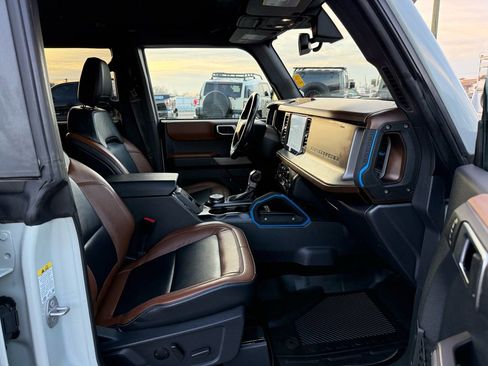 Used 2021 Ford Bronco Outer Banks image 16