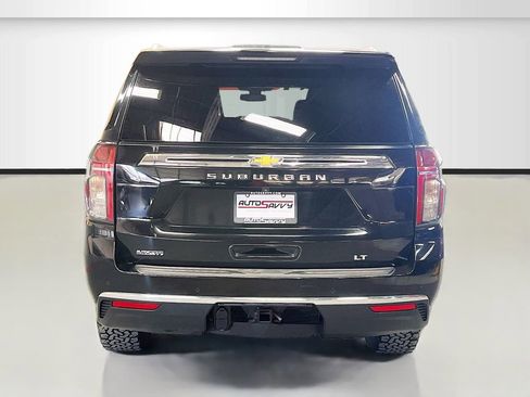 Used 2022 Chevrolet Suburban LT image 6