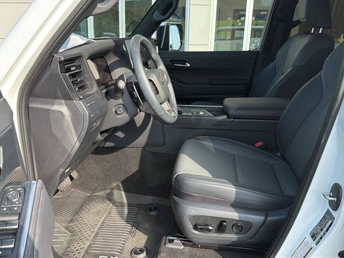 Used 2026 Lexus GX 550 w/ Accessory Package (2T) AWD/4WD image 10