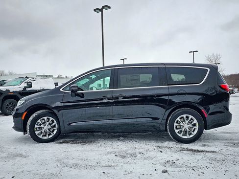 New 2026 Chrysler Pacifica Select FWD image 6