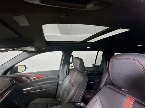 Used 2024 Chevrolet Traverse RS image 23