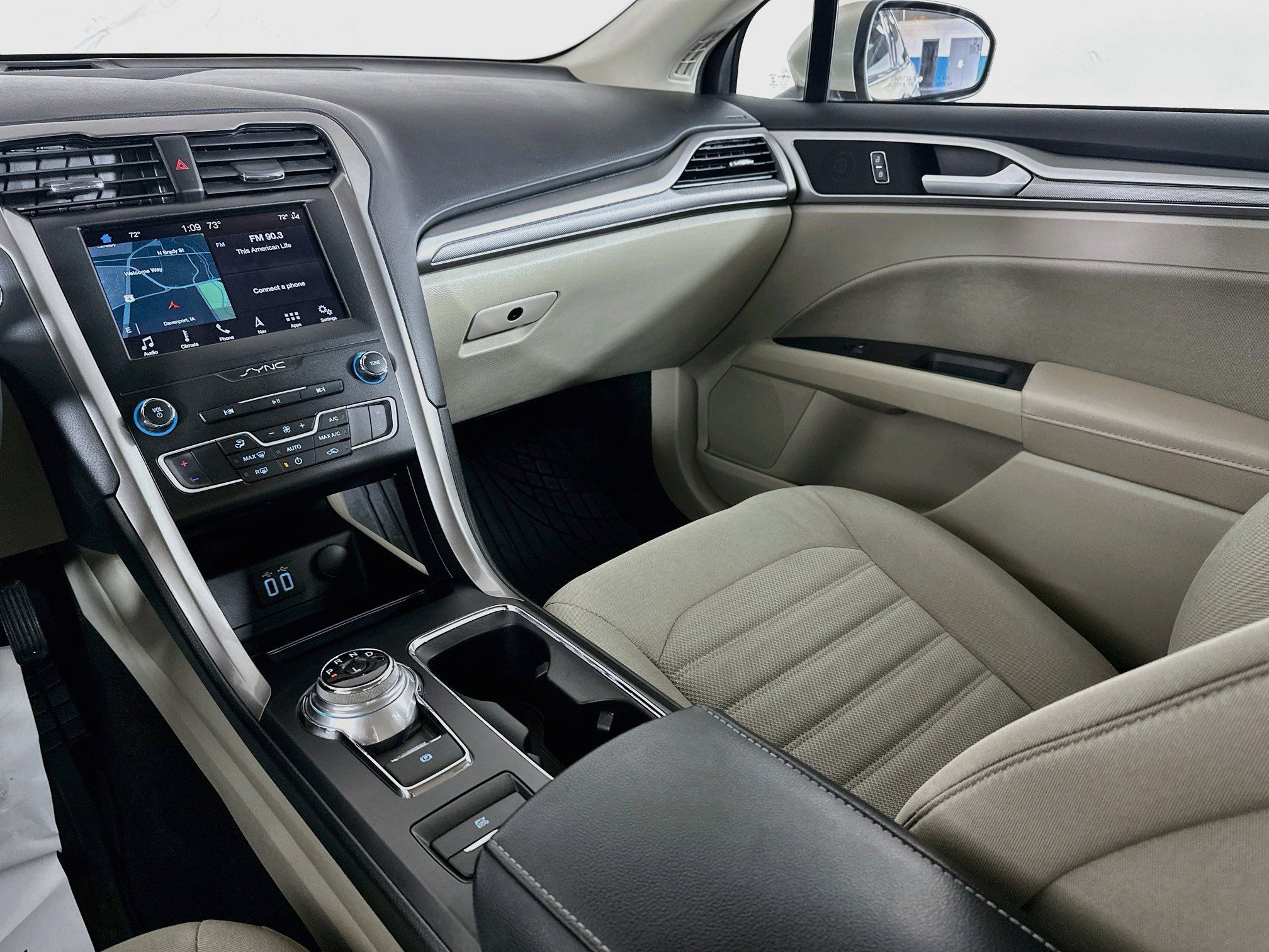 Used 2019 Ford Fusion SE FWD image 22