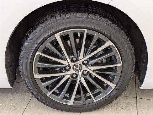 Certified 2024 Lexus ES 300h w/ Premium Package image 12