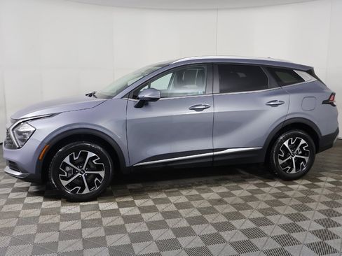 Used 2023 Kia Sportage EX image 17