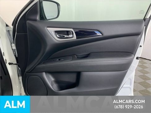 Used 2020 Nissan Pathfinder S image 34