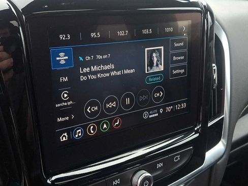 Used 2023 Chevrolet Traverse LT w/ LT Premium Package AWD/4WD image 19