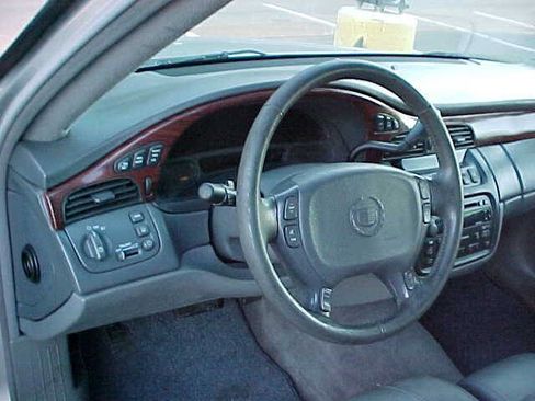 Used 2005 Cadillac De Ville image 14
