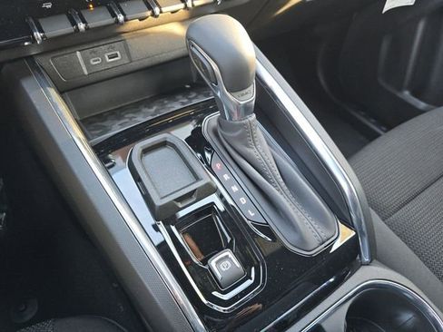 Used 2024 GMC Canyon Elevation w/ Convenience Package image 16