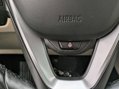 Used 2023 BMW 330i xDrive Sedan w/ Driving Assistance Package image 6