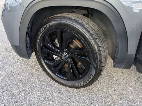 Used 2023 Volkswagen Atlas SE w/ Black Wheel Package image 35