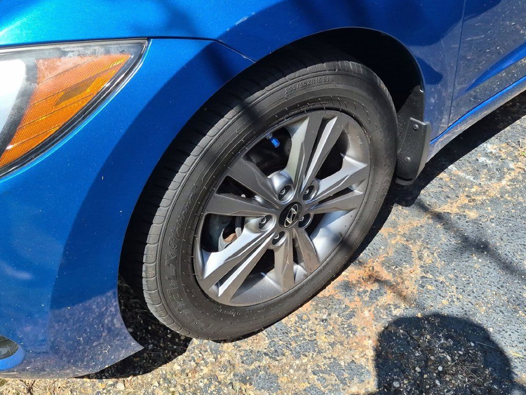 Used 2018 Hyundai Elantra Value Edition FWD image 7