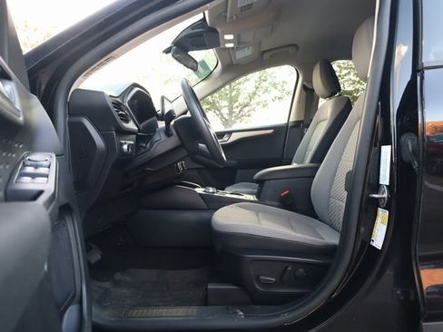 Used 2020 Ford Escape SE image 11