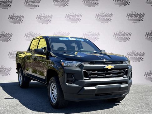 Used 2024 Chevrolet Colorado W/T image 2