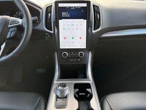 Used 2022 Ford Edge SEL w/ Convenience Package image 12