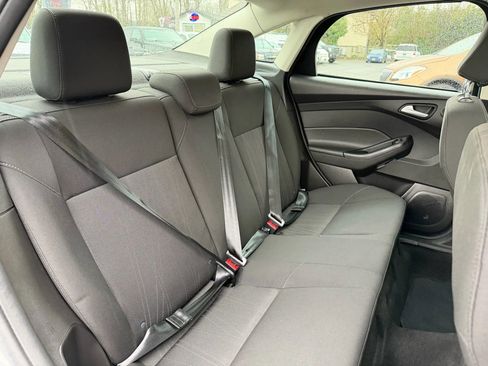 Used 2017 Ford Focus SEL image 19