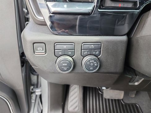 Used 2025 Chevrolet Silverado 3500 LT AWD/4WD image 25