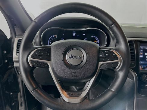 Used 2018 Jeep Grand Cherokee Altitude image 18