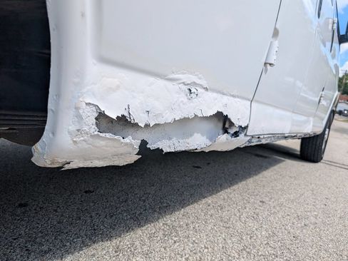 Used 2011 Chevrolet Express 3500 Extended RWD image 19