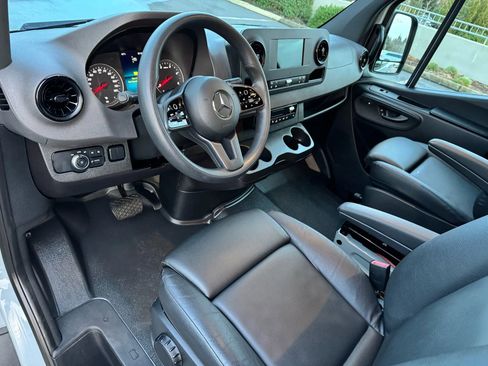 Used 2021 Mercedes-Benz Sprinter 3500 image 21