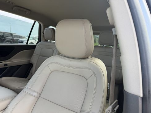 Used 2020 Lincoln Aviator Reserve RWD image 16