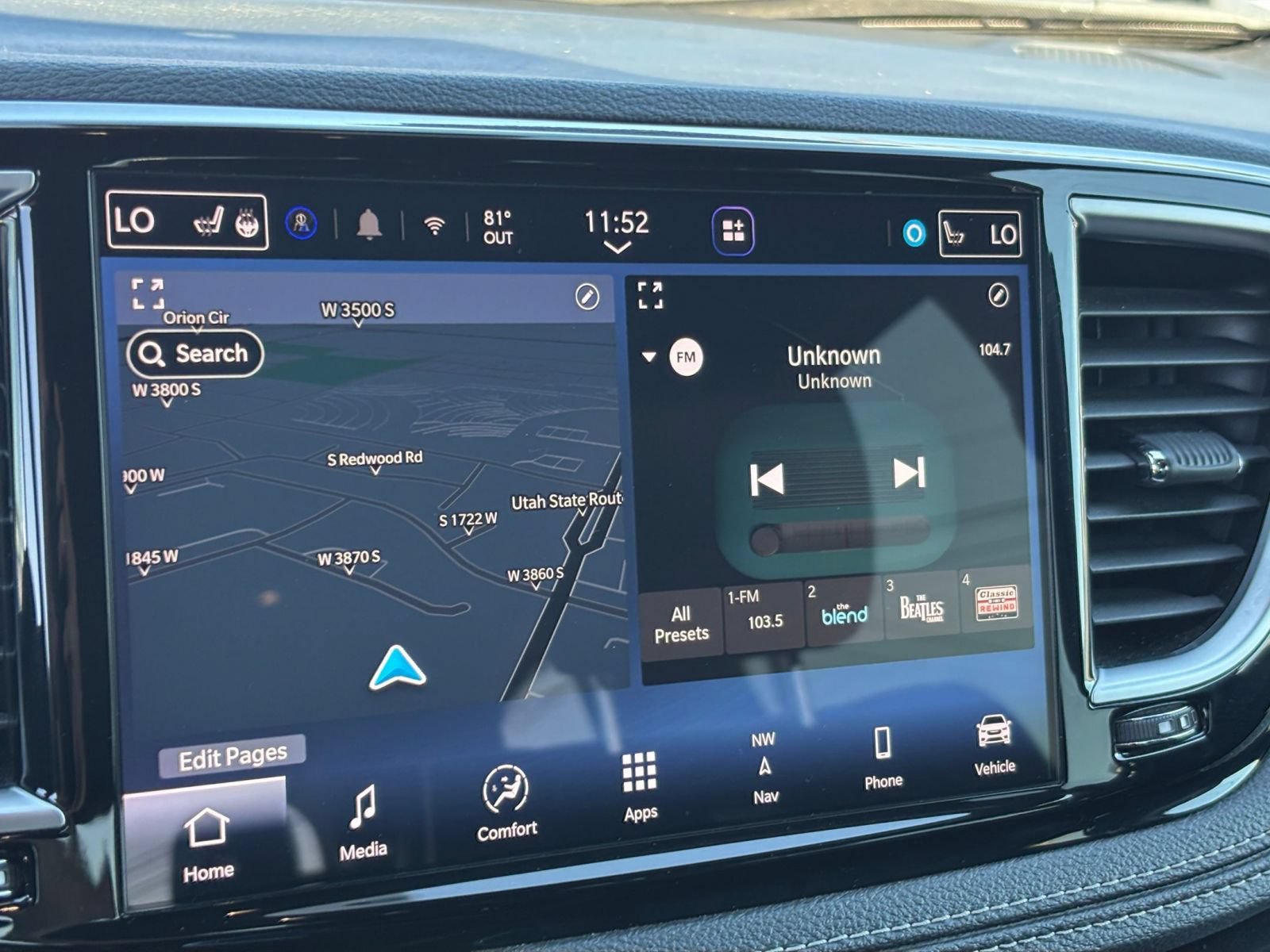Used 2025 Chrysler Pacifica Limited FWD image 20