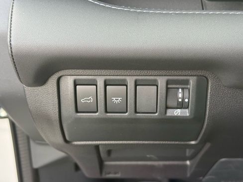 Certified 2025 Subaru Ascent Limited w/ Popular Package #2 image 10