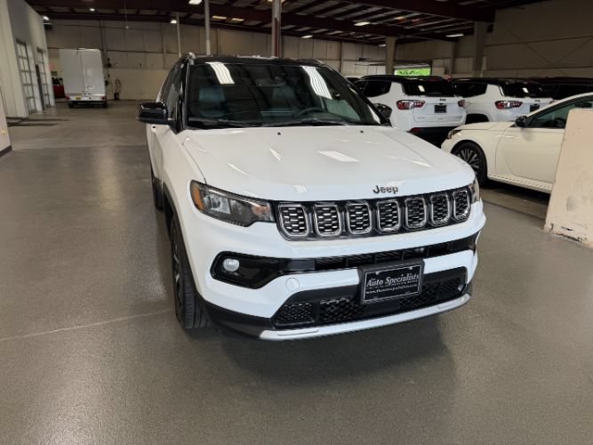 Used 2025 Jeep Compass Limited AWD/4WD image 7