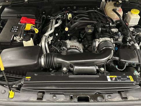 Used 2022 Jeep Gladiator Sport AWD/4WD image 11
